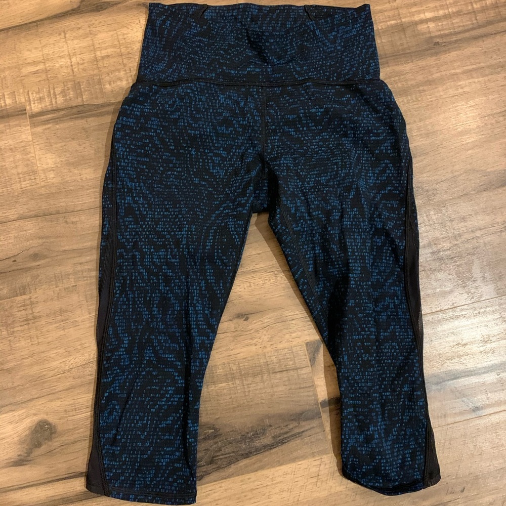 Lululemon Train Times crop - size 6